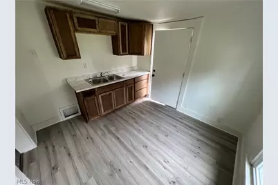 230 Van Buren Street, Zanesville, OH 43701 - Photo 4