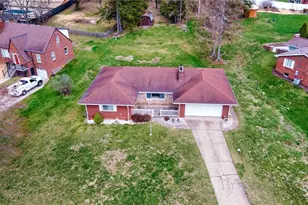 132 Bryden Rd, Steubenville, OH 43953 - Photo 4