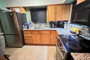 19513 Beverly Ave, Maple Heights, OH 44137 - Photo 10