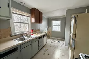 12402 Imperial Ave, Loveland, OH 44120 - Photo 2