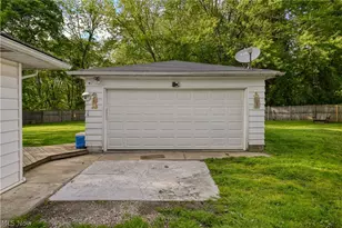 2161 Savoy Ave, Akron, OH 44305 - Photo 22