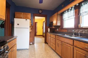 33 N Hartford Ave, Youngstown, OH 44509 - Photo 8