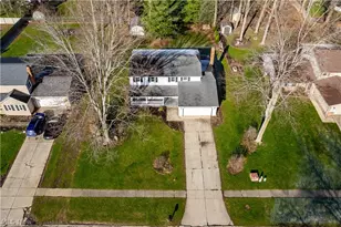 5922 Opal St, North Ridgeville, OH 44039 - Photo 2