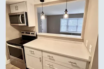 6910 Carriage Hill Drive #101, Brecksville, OH 44141 - Photo 4