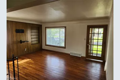 21300 Wilmore Avenue, Euclid, OH 44123 - Photo 2