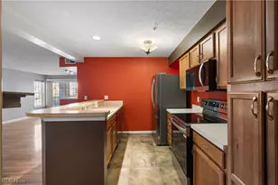 23003 Chandlers Ln, Olmsted Falls, OH 44138 - Photo 14