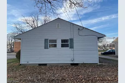 1820 Midway Avenue NE, Canton, OH 44705 - Photo 2