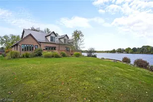 410 Geneva Point, Roaming Shores, OH 44084 - Photo 2