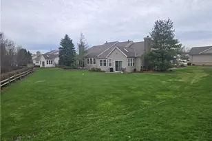 9910 Country Club Cir, Twinsburg, OH 44087 - Photo 18