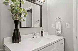 10532 Clifton Blvd, Loveland, OH 44102 - Photo 12