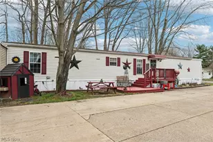 188 Paradise Blvd, Madison, OH 44057 - Photo 2