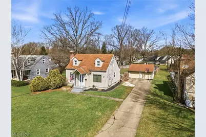 2138 Hermosa Drive, Youngstown, OH 44511 - Photo 2