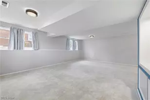 26772 Skyline Dr, Olmsted Twp, OH 44138 - Photo 20