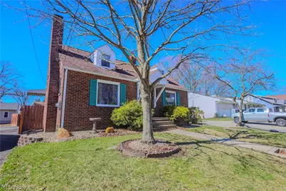 319 Superior Street, Louisville, OH 44641 - Photo 2