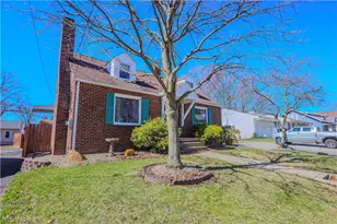 319 Superior St, Louisville, OH 44641 - Photo 2