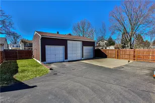 319 Superior St, Louisville, OH 44641 - Photo 4