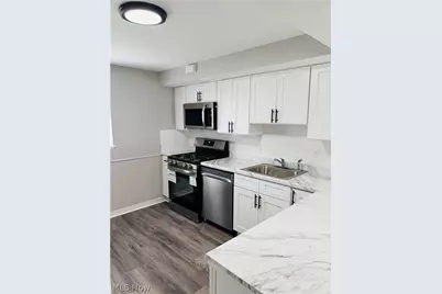 21045 Southbend Circle #9, Rocky River, OH 44116 - Photo 2