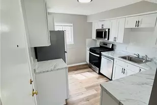 21045 Southbend Cir, Rocky River, OH 44116 - Photo 4