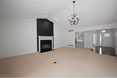 889 Lynnhaven Lane, Akron, OH 44313 - Photo 4