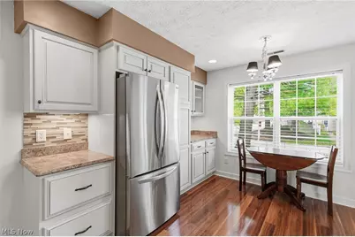 889 Lynnhaven Lane, Akron, OH 44313 - Photo 12