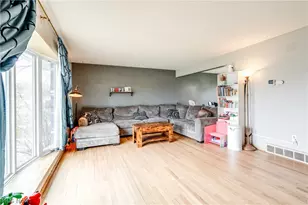6826 Lynett Dr, Parma, OH 44129 - Photo 4
