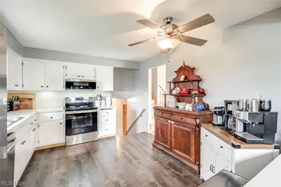 6826 Lynett Drive, Parma, OH 44129 - Photo 8