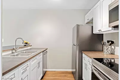 10524 Clifton Boulevard #301, Loveland, OH 44102 - Photo 8