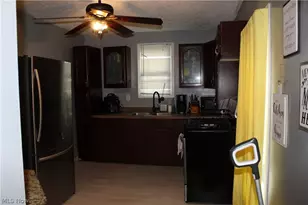 124 E 32nd St, Lorain, OH 44055 - Photo 2