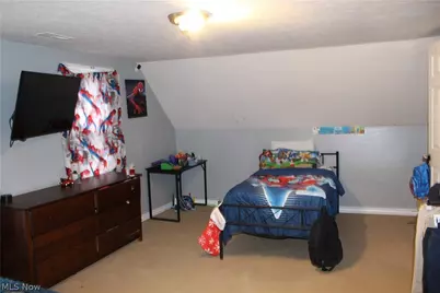 124 E 32nd Street, Lorain, OH 44055 - Photo 6