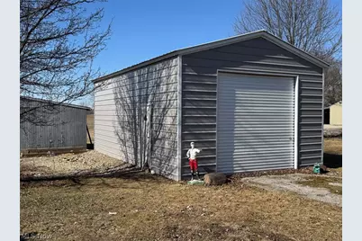 10131 Columbus Road NE, Louisville, OH 44641 - Photo 4