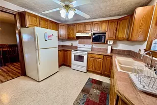 10131 Columbus Rd NE, Louisville, OH 44641 - Photo 6