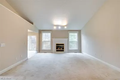 4046 Lindbergh Avenue NW, Canton, OH 44718 - Photo 6