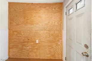 9610 Edmunds Ave, Loveland, OH 44106 - Photo 12