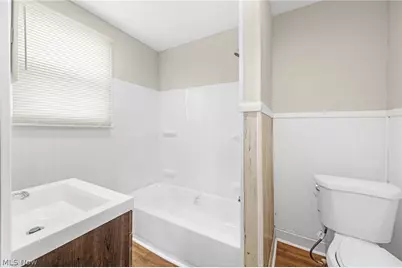 9610 Edmunds Avenue, Loveland, OH 44106 - Photo 18