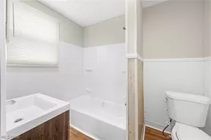 9610 Edmunds Ave, Loveland, OH 44106 - Photo 18