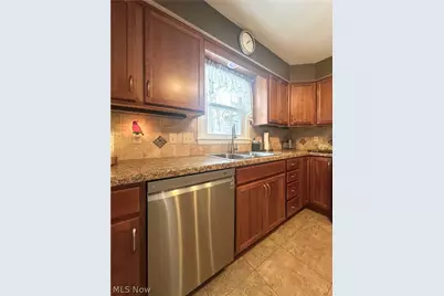 7915 Brookwood Street NE, Warren, OH 44484 - Photo 14