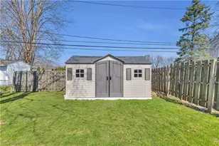 26928 Fairfax Ln, North Olmsted, OH 44070 - Photo 6