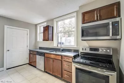 561 Melrose Street, Akron, OH 44305 - Photo 14