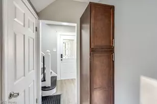 561 Melrose St, Akron, OH 44305 - Photo 18