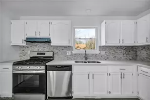 10870 Mt Overlook Ave, Loveland, OH 44104 - Photo 14