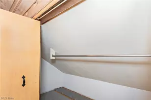 30104 Warren Rd, Wickliffe, OH 44092 - Photo 32