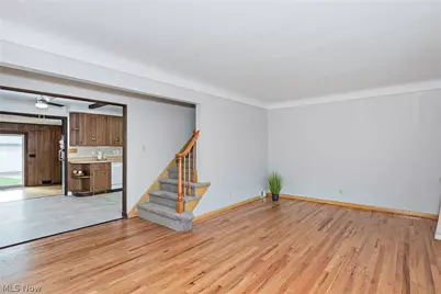 30104 Warren Road, Wickliffe, OH 44092 - Photo 4