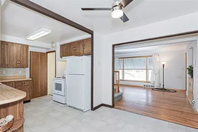 30104 Warren Road, Wickliffe, OH 44092 - Photo 10