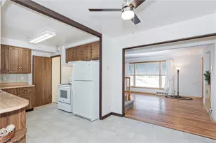 30104 Warren Rd, Wickliffe, OH 44092 - Photo 10