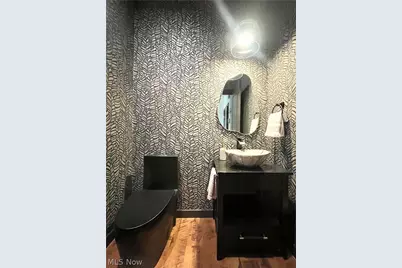 121 N Howard Street, Akron, OH 44308 - Photo 10