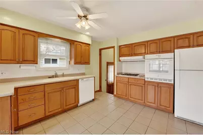 6010 Virginia Avenue, Parma, OH 44130 - Photo 8