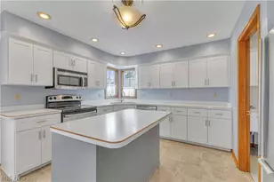 1023 Gulf Rd, Elyria, OH 44035 - Photo 12