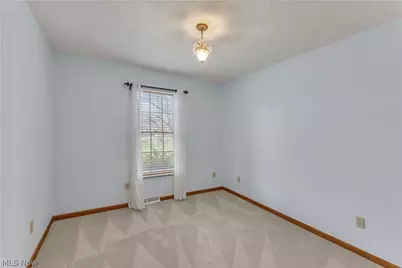 1023 Gulf Road, Elyria, OH 44035 - Photo 16