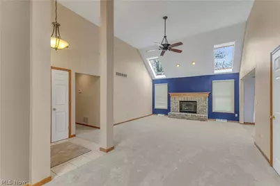 1023 Gulf Road, Elyria, OH 44035 - Photo 2