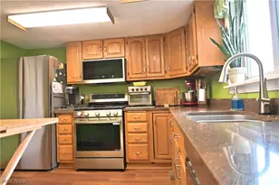 206 S Eagle St, Geneva, OH 44041 - Photo 2